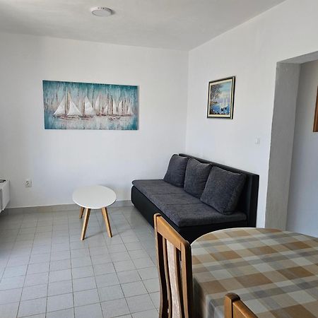 Apartments Lucin فيليكي درفينيك المظهر الخارجي الصورة